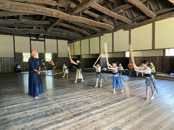 文武学校で古武道体験