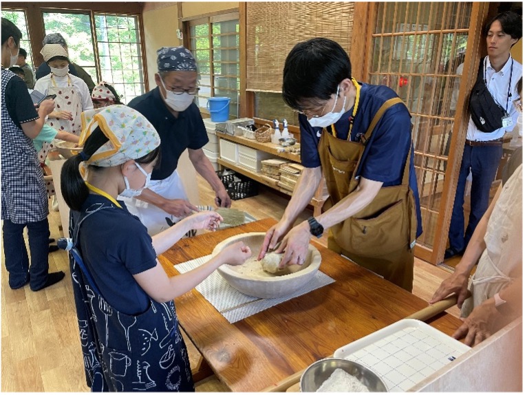 そば打ち体験の様子1